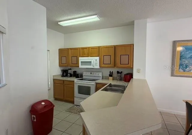 Photo 3 of Townhouse for sale at 4754 Vero Beach Pl, Kissimmee, FL 34746 | MLS# O6414453 | Listing updated on 2026-08-31