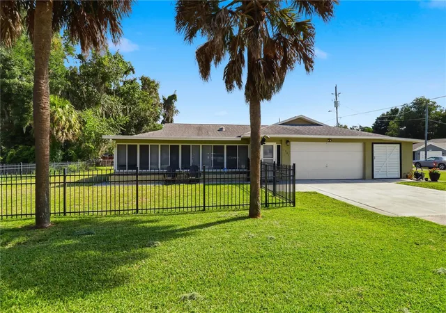 Homes for sale in Lake Panasoffkee, FL | 1381 Cr 446a, Lake Panasoffkee, FL 33538 | MLS# G5113395
