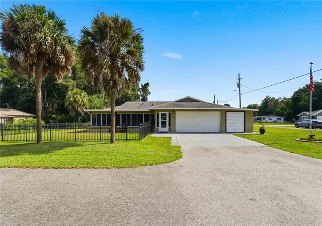 Homes for sale in Lake Panasoffkee, FL | 1381 Cr 446a, Lake Panasoffkee, FL 33538 | MLS# G5113395