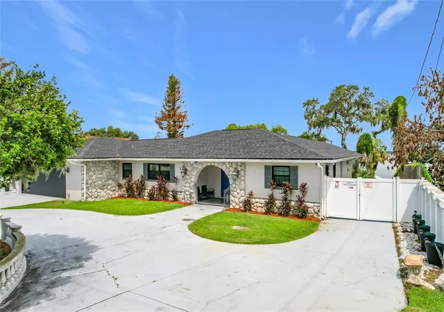 2nd image of 331 Bay St, Auburndale, FL 33823 | MLS# TB8516430