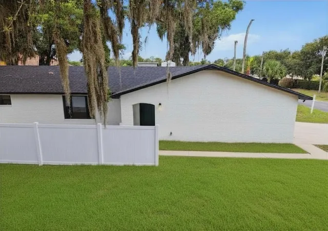 Homes for sale in Lake Mary, FL | 107 S High St, Lake Mary, FL 32746 | MLS# O6414462