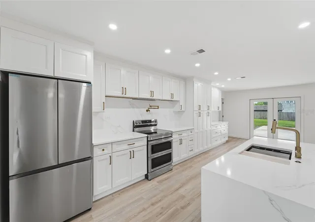 Photo 3 of Single family home for sale at 107 S High St, Lake Mary, FL 32746 | MLS# O6414462 | Listing updated on 2026-08-30