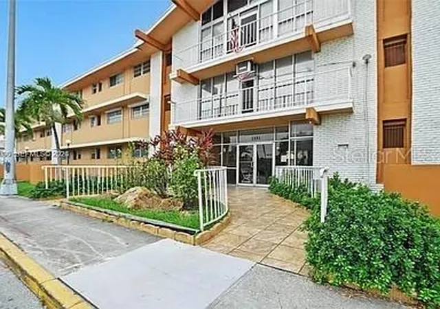 2nd image of 3881 W Flagler St #102, Miami, FL 33134 | MLS# OM726148