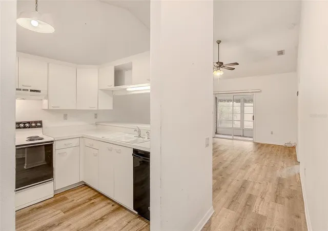 3rd image of 39650 Us Hwy 19 N #712, Tarpon Springs, FL 34689 | MLS# TB8516443