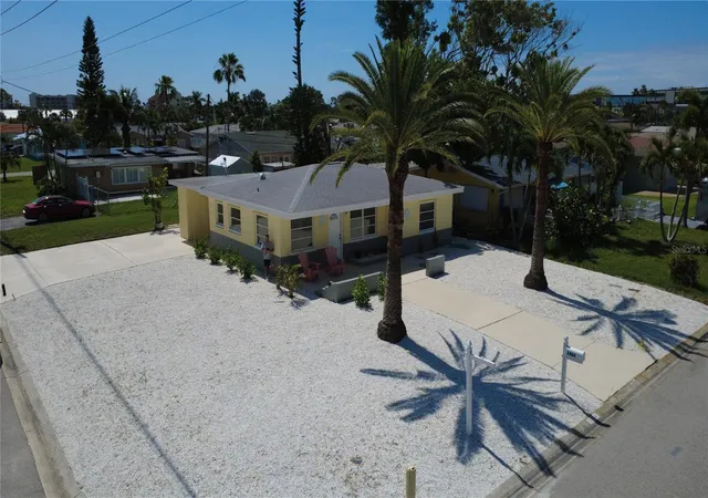 Photo 3 of Single family home for sale at 1404 Corey Way S, South Pasadena, FL 33707 | MLS# TB8516447 | Listing updated on 2026-10-13