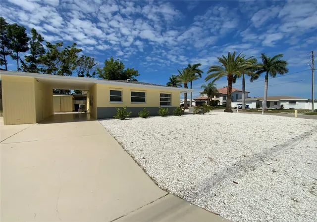 Photo 3 of Single family home for sale at 1404 Corey Way S, South Pasadena, FL 33707 | MLS# TB8516447 | Listing updated on 2026-10-13