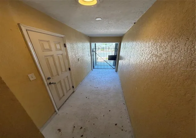 Photo 3 of Townhouse for sale at 4817 Tuscan Loon Dr, Tampa, FL 33619 | MLS# S5151406 | Listing updated on 2026-06-19