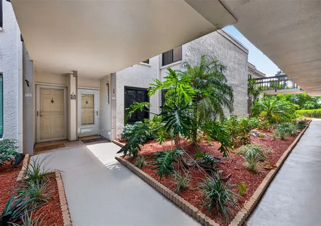 Listing Photo 4 - Condo for sale in building located at 6365 Bahia Del Mar Blvd, St. Petersburg, FL 33715 - Unit #106