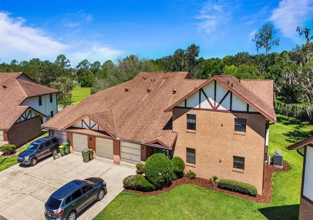 3rd image of 100 E Oak Ter Dr, LEESBURG, FL 34748