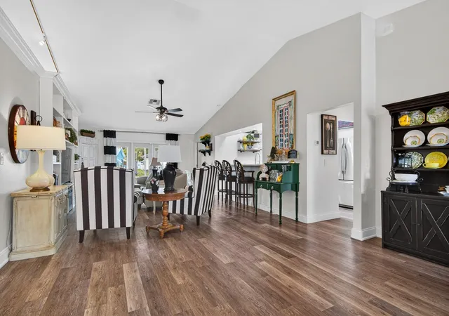 3rd image of 16 Citrus Dr, Palm Harbor, FL 34684 | MLS# TB8516471