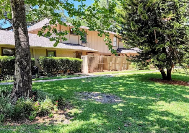 Photo 3 of Sale Pending at 3205 Deer Ct, Brandon, FL 33511 | MLS# TB8516477 | Listing updated on 2026-09-09