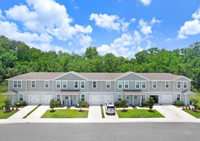 Photo 5 of Townhouse for sale at 12214 Grizzly Ln, New Port Richey, FL 34654 | MLS# TB8516479 | Listing updated on 2026-06-10