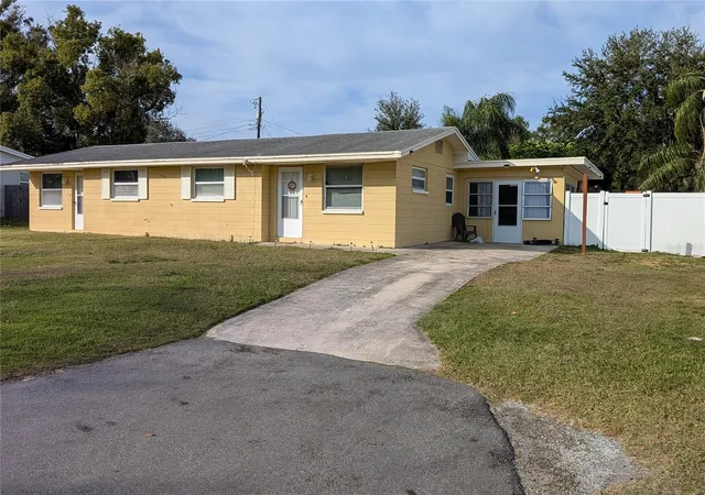 Listing Photo 2 - Condo for sale in building located at 11301 110Th Ter, LARGO, FL 33778