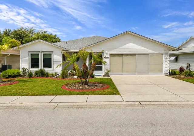 Photo 1 of Single family home for sale at 3526 Innisbrook Dr, Lakeland, FL 33810 | MLS# L4962529 | Listing updated on 2026-07-09