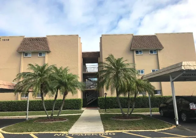 1st image of 1310 Glen Oaks Dr E #385E, Sarasota, FL 34232 | MLS# A4696219