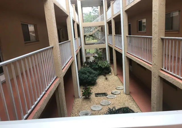 3rd image of 1310 Glen Oaks Dr E #385E, Sarasota, FL 34232 | MLS# A4696219