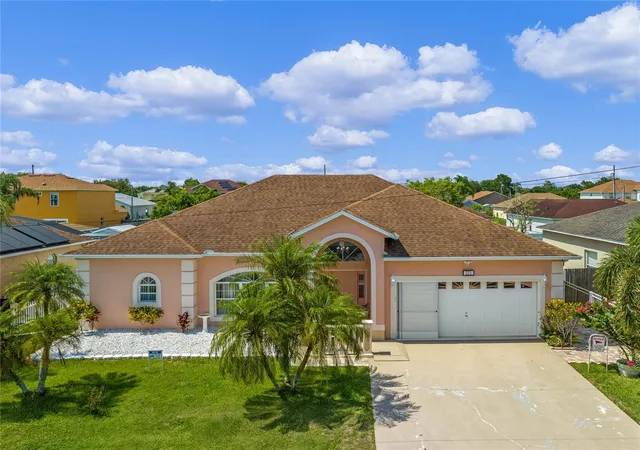Homes for sale in Kissimmee, FL | 323 Alegriano Ct, Kissimmee, FL 34758 | MLS# O6414545