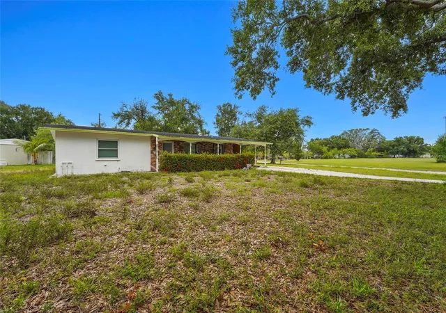 2nd image of 5320 41st Ave W, Bradenton, FL 34209 | MLS# A4696224