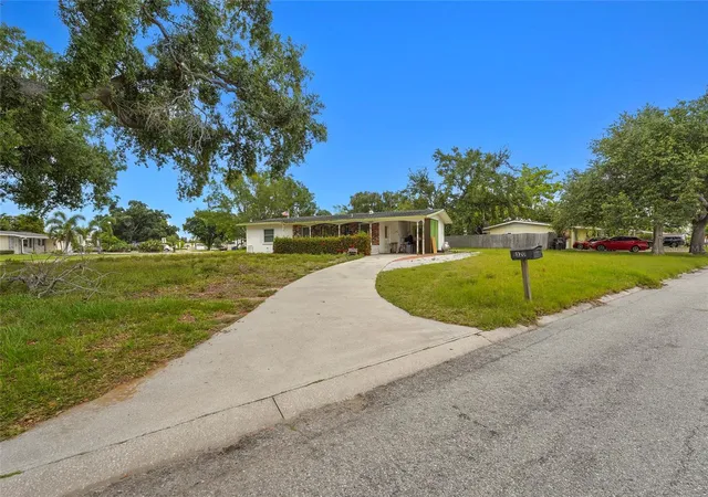 23rd image of 5320 41st Ave W, Bradenton, FL 34209 | MLS# A4696224
