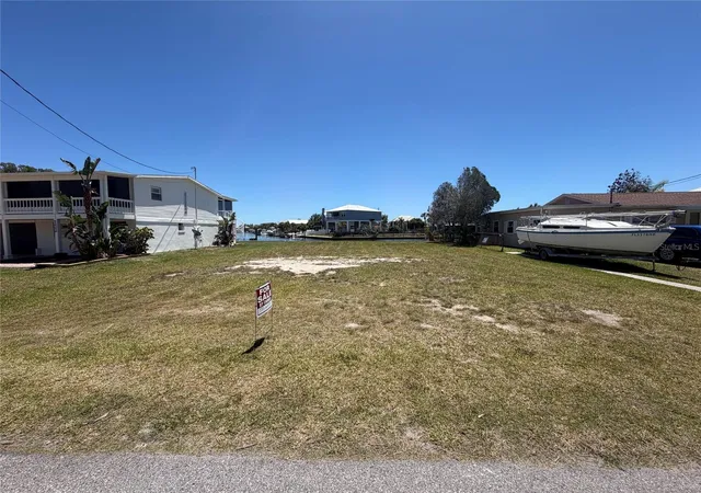 Homes for sale in Hernando Beach, FL | 4018 Eagle Nest Dr, Hernando Beach, FL 34607 | MLS# A4696230