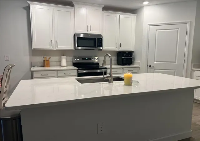 Photo 4 of House for sale at 32070 Griffin Sands Ln, San Antonio, FL 33576 | MLS# TB8516525 | Listing updated on 2026-09-28
