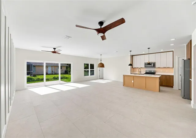 Photo 4 of Single family home for sale at 5820 Oxalis Rd, Venice, FL 34293 | MLS# O6414556 | Listing updated on 2026-09-06
