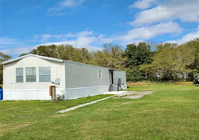 Photo 3 of Manufactured home for sale at 14626 Mcgrady Rd, Wimauma, FL 33598 | MLS# S5151423 | Listing updated on 2026-07-09