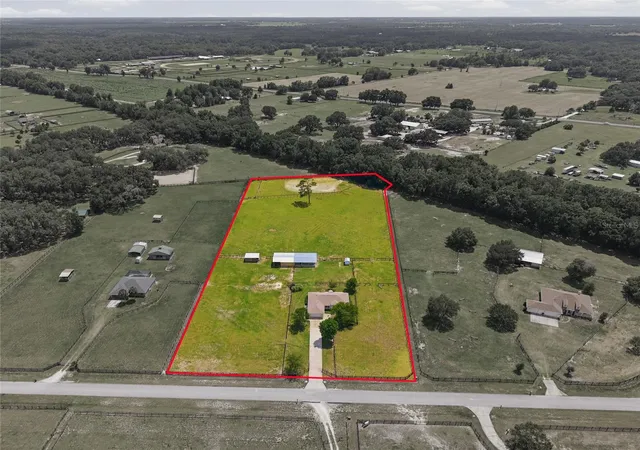 Homes for sale in Morriston, FL | 19630 Se 15Th Pl, Morriston, FL 32668 | MLS# OM726164