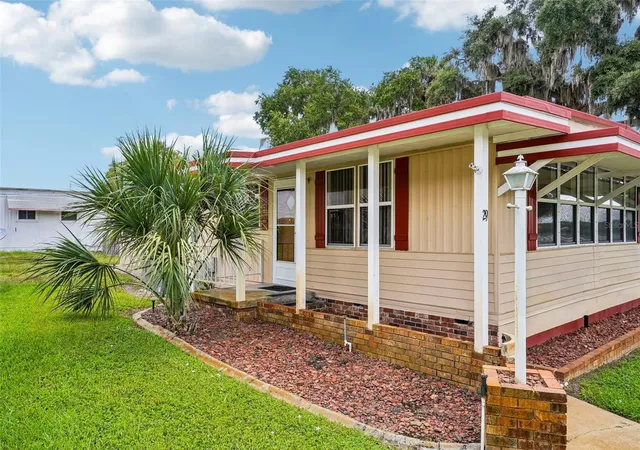 Homes for sale in Fruitland Park, FL | 29 Harbor Oaks Dr, Fruitland Park, FL 34731 | MLS# G5113416