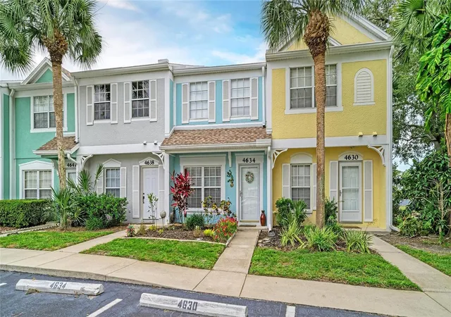 Photo 3 of Townhouse for sale at 4634 Sabal Key Dr, Bradenton, FL 34203 | MLS# TB8516542 | Listing updated on 2026-09-23