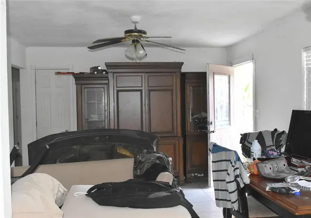 4th image of 907 Pine St, Immokalee, FL 34142 | MLS# L4962538