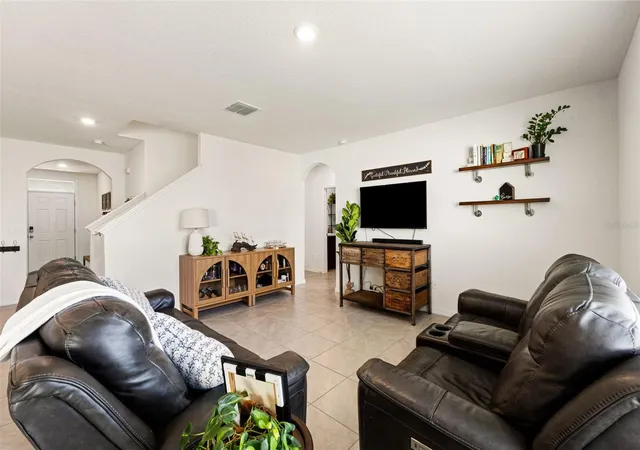 4th image of 33567 Hamilton Hill Ln, Wesley Chapel, FL 33545 | MLS# W7886498