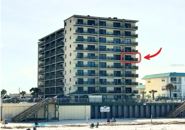 Listing Photo 5 - Condo for sale in building located at 3647 S Atlantic Ave, Daytona Beach, FL 32118 - Unit #6G