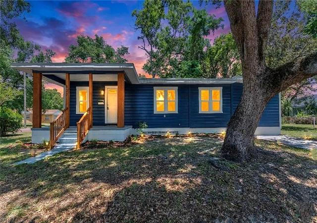 Homes for sale in Lakeland, FL | 832 S Central Ave, Lakeland, FL 33815 | MLS# TB8516578