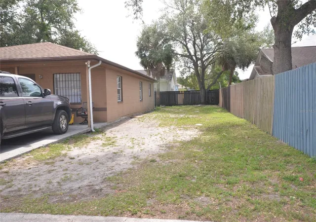 Photo 2 of Single family home for sale at 1903 E 23rd Avenue, Tampa, FL 33605 | MLS# TB8516596 | Listing updated on 2026-06-23