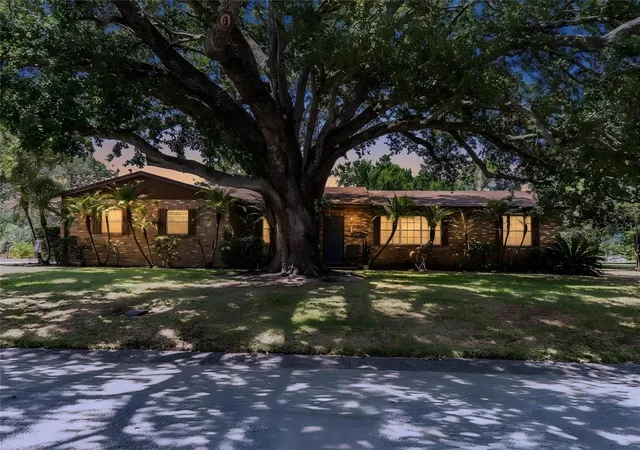 33rd image of 3533 Crestwood Ct, Lakeland, FL 33812 | MLS# L4962543
