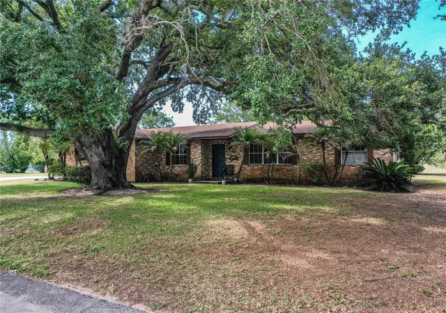 2nd image of 3533 Crestwood Ct, Lakeland, FL 33812 | MLS# L4962543