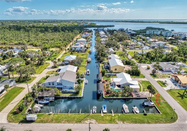 2nd image of 8225 Robert St, Englewood, FL 34224 | MLS# D6147727