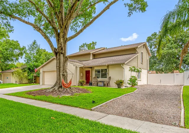Photo 4 of Single family home for sale at 15816 Hound Horn Ln, Tampa, FL 33624 | MLS# TB8516623 | Listing updated on 2026-09-07
