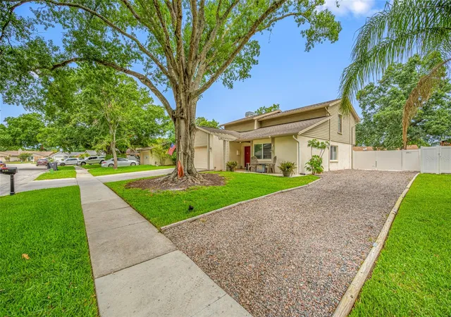 Photo 3 of Single family home for sale at 15816 Hound Horn Ln, Tampa, FL 33624 | MLS# TB8516623 | Listing updated on 2026-09-07