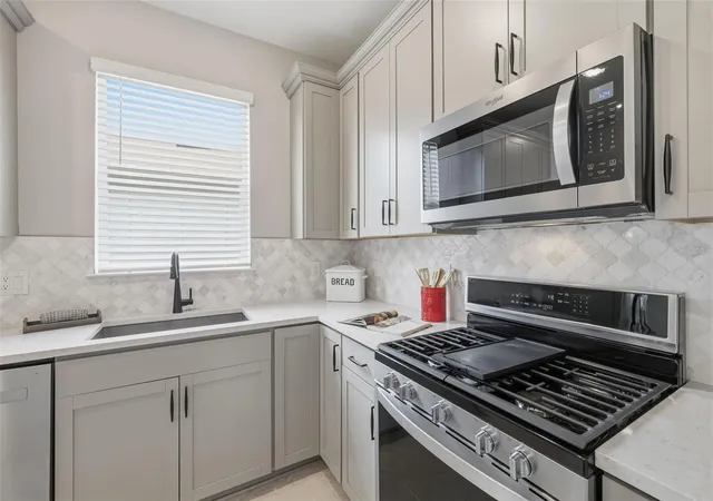 4th image of 10462 Spring Tide Wy, Parrish, FL 34219 | MLS# TB8516626