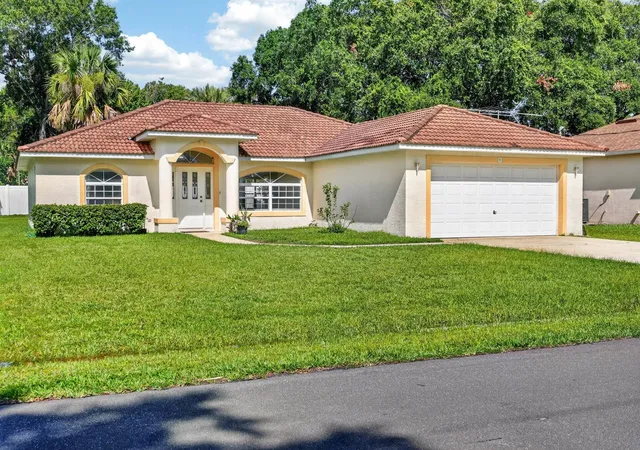 Photo 1 of Single family home for sale at 8 Pillory Ln, Palm Coast, FL 32164 | MLS# FC319099 | Listing updated on 2026-10-19