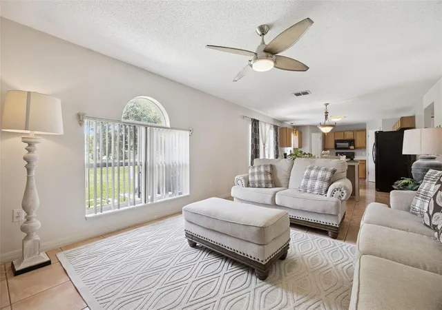 Photo 3 of Single family home for sale at 670 Brown Bear Ct, St Cloud, FL 34772 | MLS# O6414636 | Listing updated on 2026-08-11