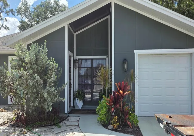 Photo 1 of Single family home for sale at 221 Dade Ave, Sarasota, FL 34232 | MLS# A4696280 | Listing updated on 2026-06-09