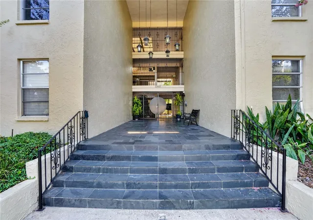 Homes for sale in Tampa, FL | 2302 S Manhattan Avenue #214, Tampa, FL 33629 | MLS# TB8516653