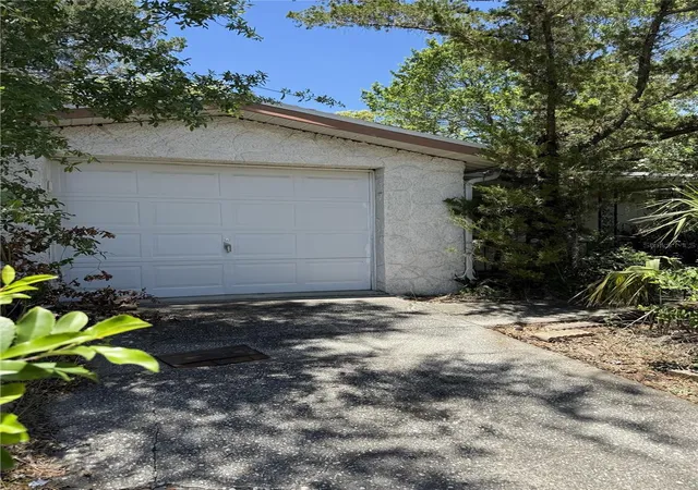 Photo 1 of Single family home for sale at 9401 Gray Fox Ln, Port Richey, FL 34668 | MLS# W7886503 | Listing updated on 2026-06-08
