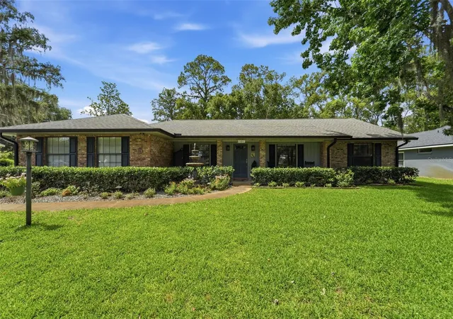 2nd image of 386 Lake Charles Rd, Deland, FL 32724 | MLS# V4949517