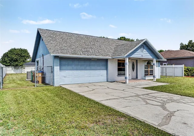 Photo 2 of Single family home for sale at 4 Carmona Way, Kissimmee, FL 34758 | MLS# O6414685 | Listing updated on 2026-09-02
