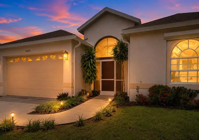 Photo 1 of Single family home for sale at 5425 Matthew Ct, Sarasota, FL 34231 | MLS# N6144628 | Listing updated on 2026-08-16