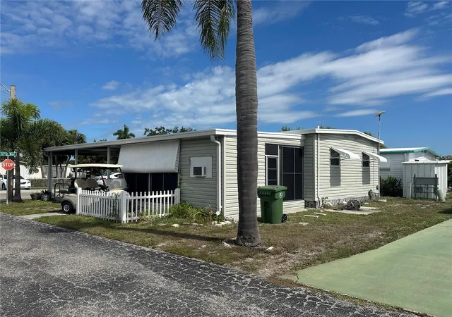 Photo 4 of Manufactured home for sale at 2503 16th Street W, Bradenton, FL 34205 | MLS# A4696306 | Listing updated on 2026-07-16